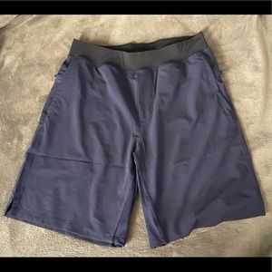 Fabletics Mens Fanchise Short - Size LARGE (BRAND NEW)